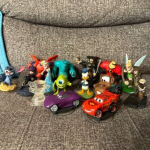 Lot of 17 Disney Infinity Figures Disney & Pixar